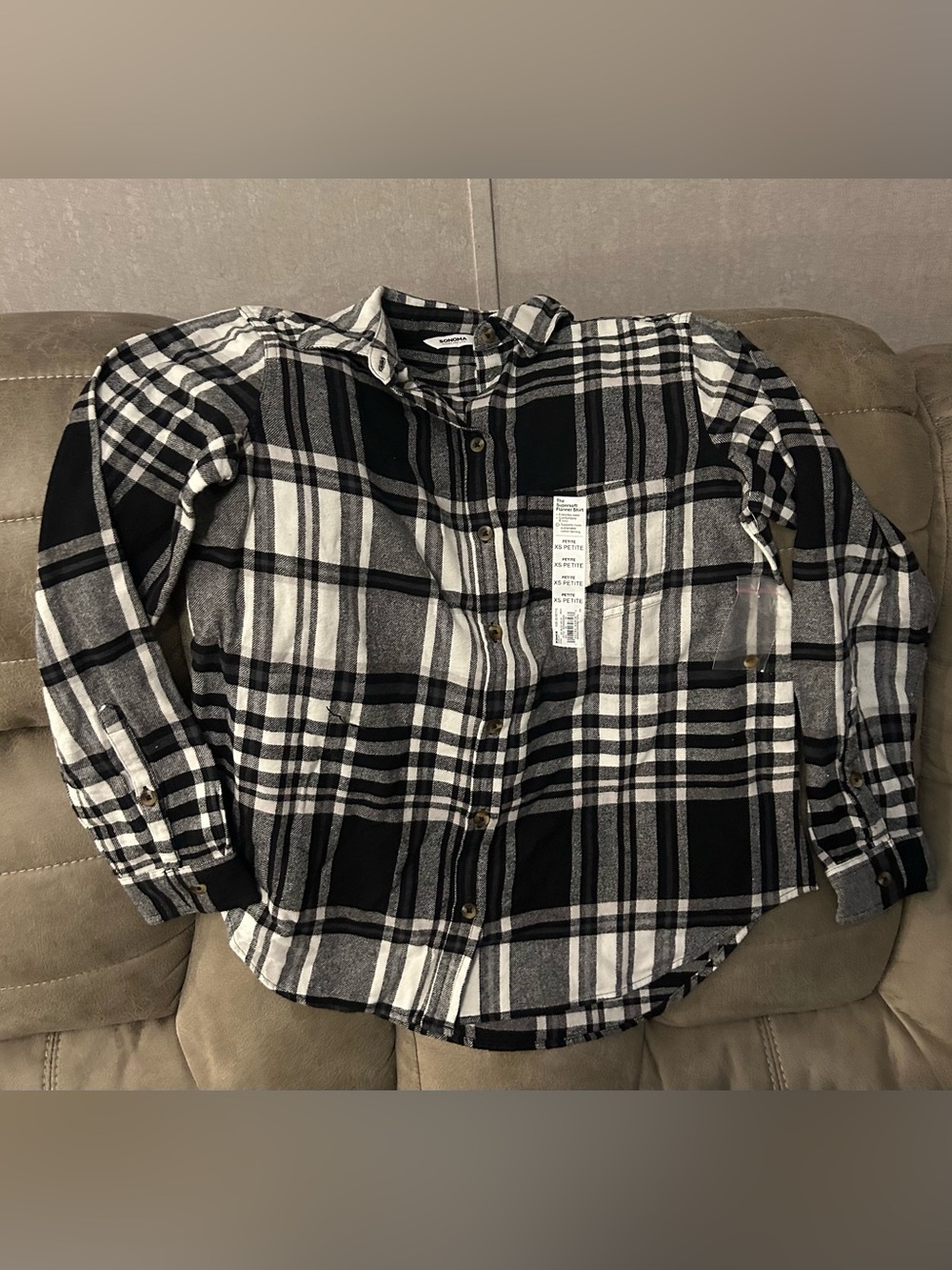 Women’s Black & White Plaid Button-Up Shirt